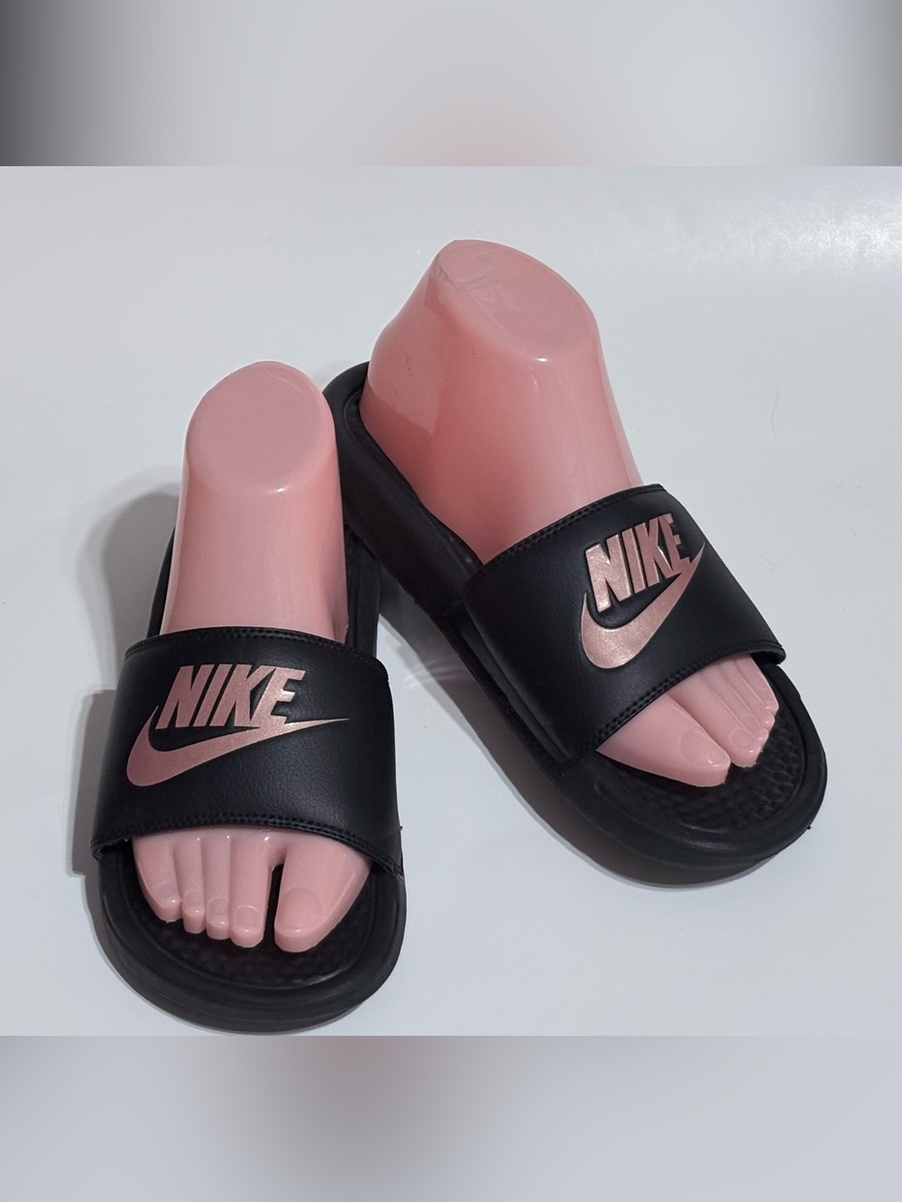 Nike Benassi Womens Size 7 Slides Sandals Pink Black 343881-007